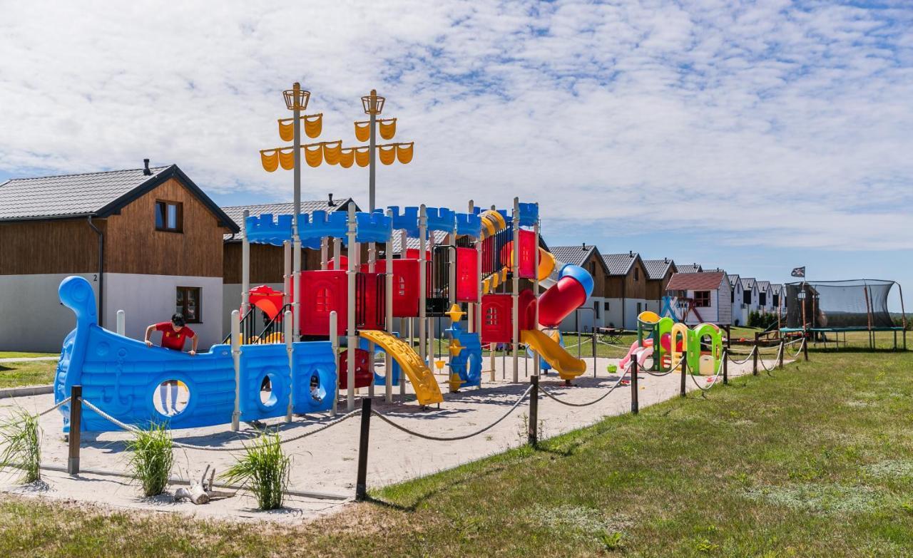 Domki Letniskowe Jastrzebia Park Jastrzębia Góra Exterior foto