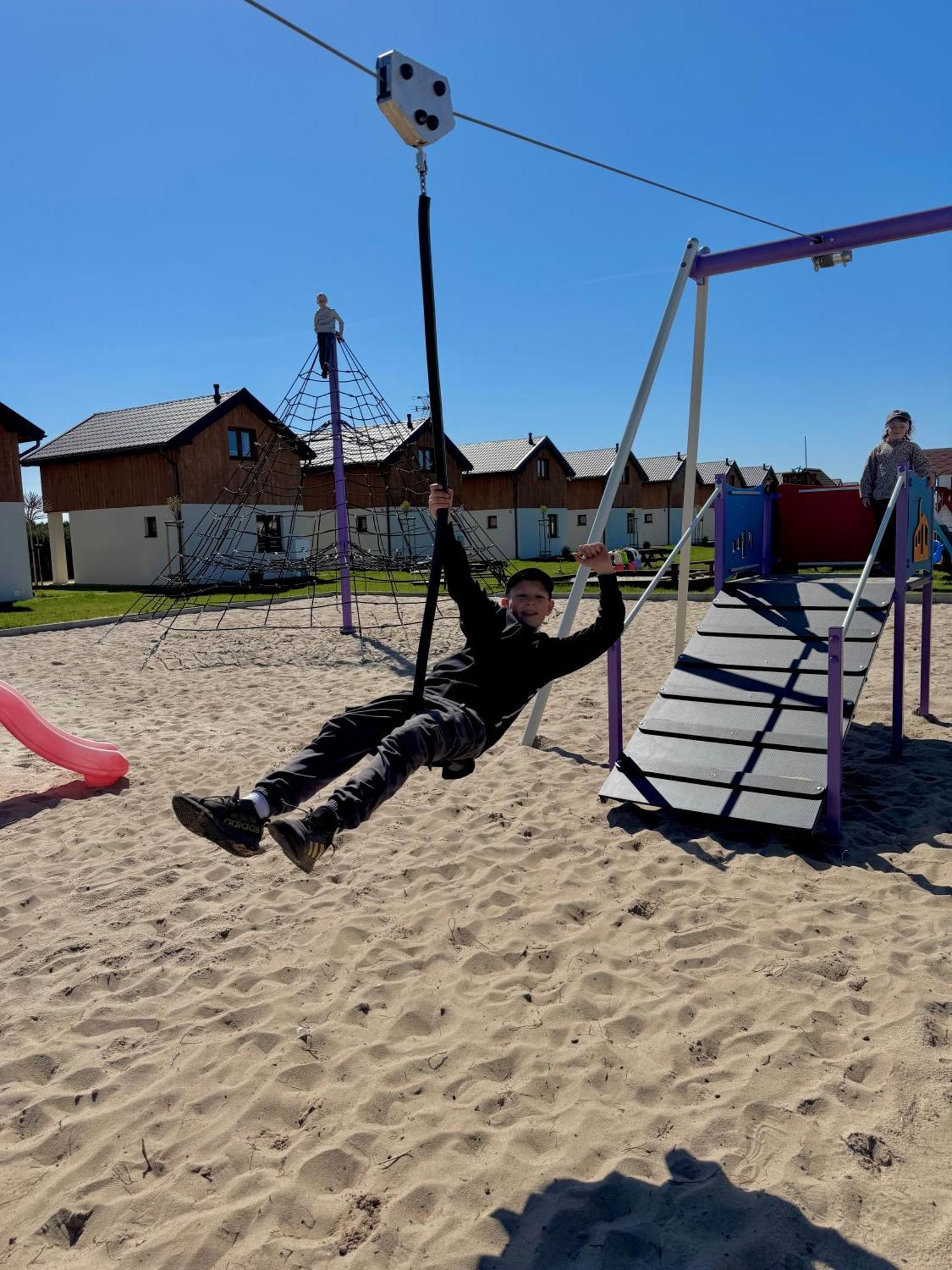 Domki Letniskowe Jastrzebia Park Jastrzębia Góra Exterior foto